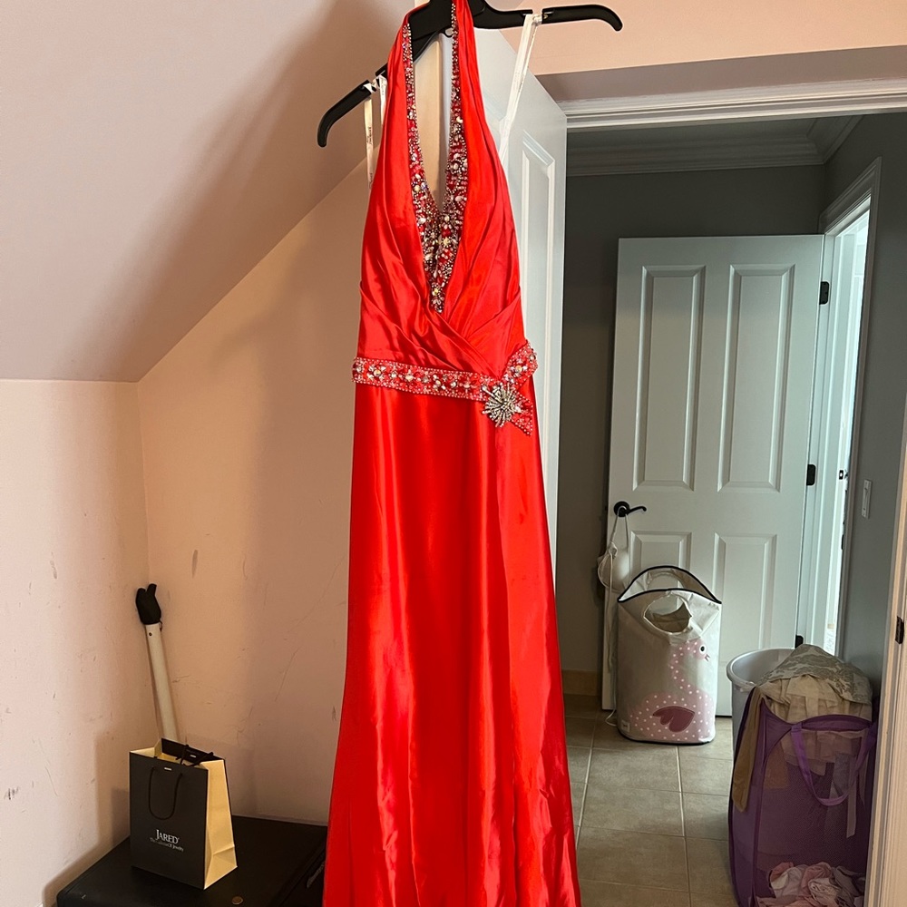 Beautiful Evening Gown in Size 6